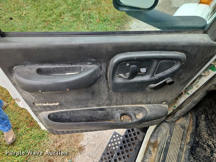 image for item EB8374 2004 GMC C8500 rollback truck