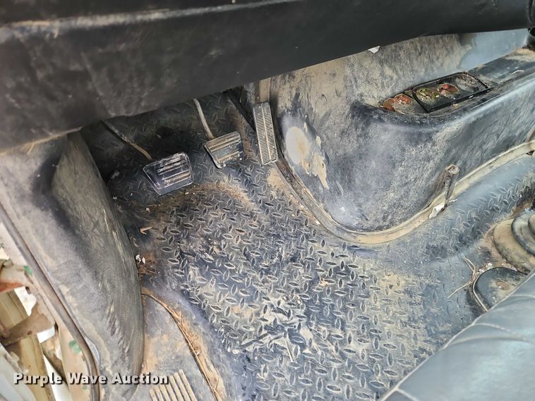 image for item EB8374 2004 GMC C8500 rollback truck