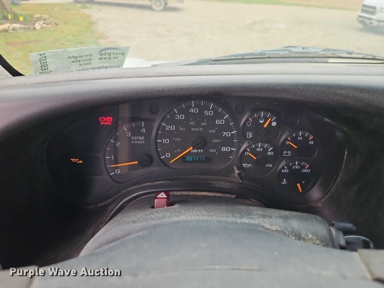 image for item EB8374 2004 GMC C8500 rollback truck