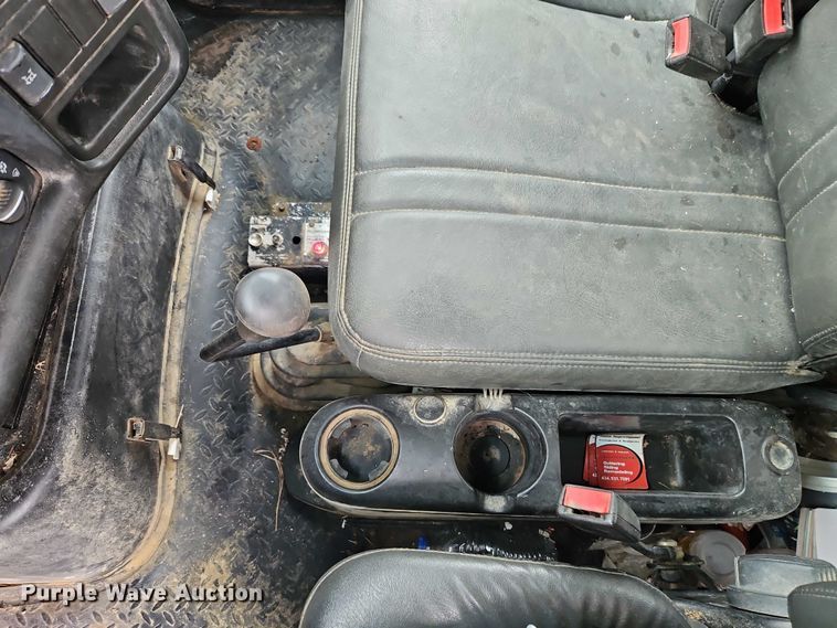 image for item EB8374 2004 GMC C8500 rollback truck