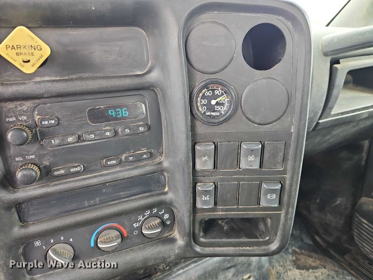 image for item EB8374 2004 GMC C8500 rollback truck