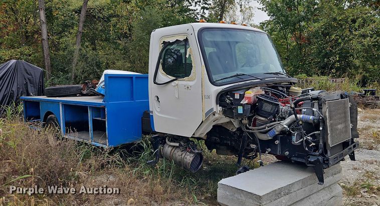 image for item EB8380 2021 Freightliner M2 flatbed truck