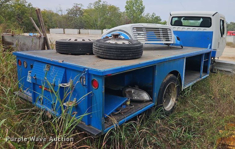 image for item EB8380 2021 Freightliner M2 flatbed truck