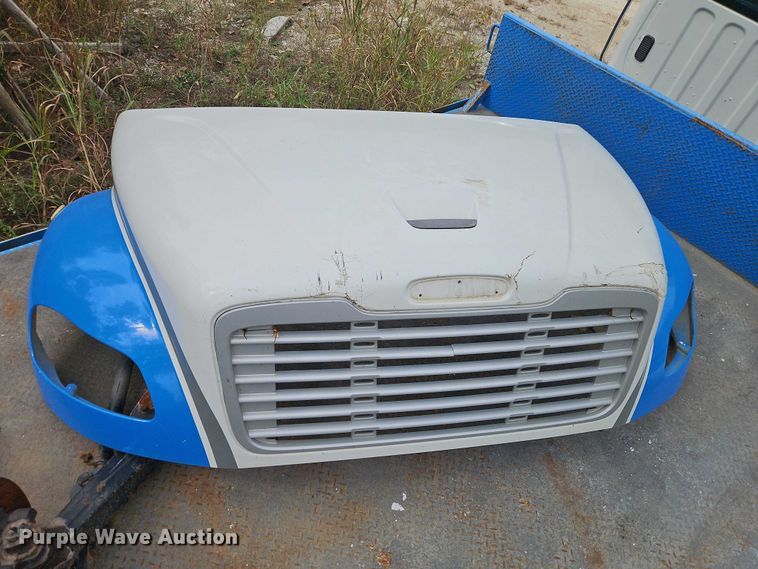 image for item EB8380 2021 Freightliner M2 flatbed truck