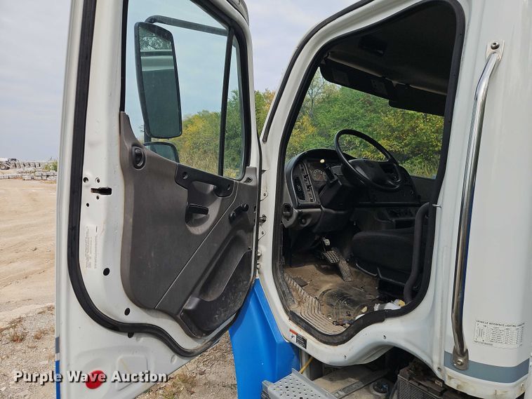 image for item EB8380 2021 Freightliner M2 flatbed truck