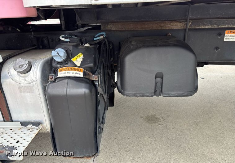 image for item EC1081 2013 Freightliner Business Class M2 box truck