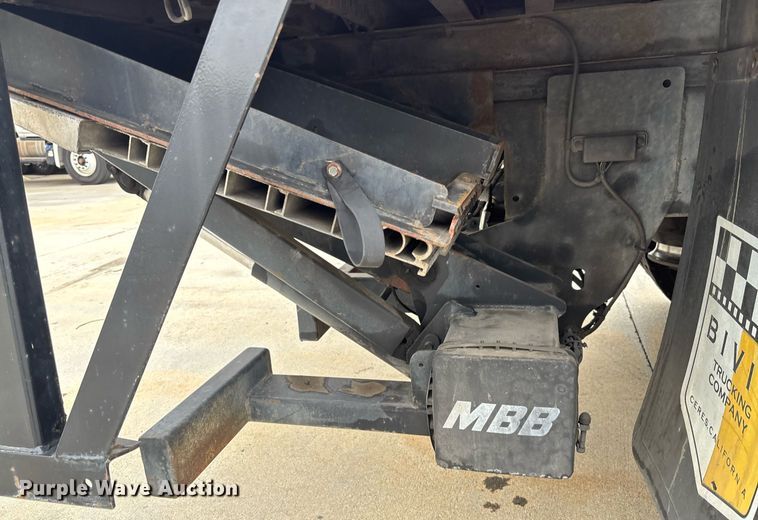 image for item EC1081 2013 Freightliner Business Class M2 box truck