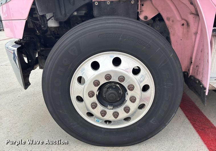 image for item EC1081 2013 Freightliner Business Class M2 box truck