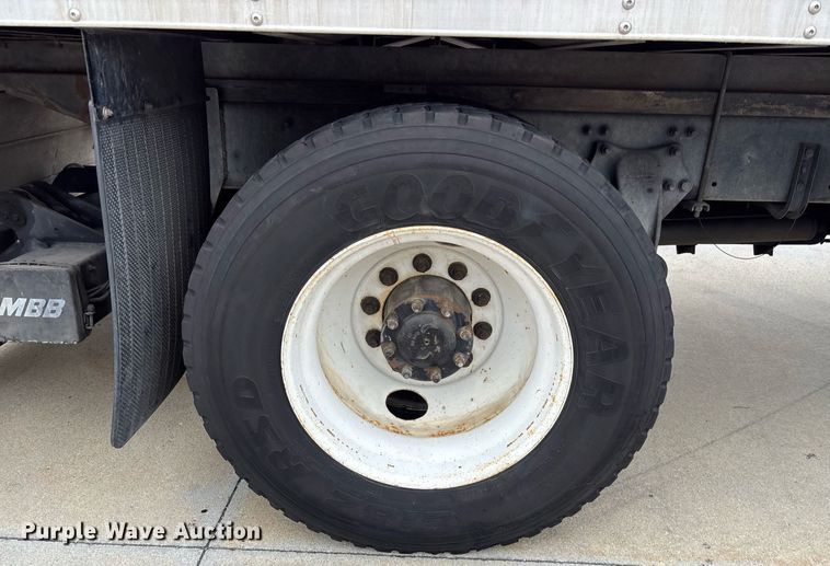 image for item EC1081 2013 Freightliner Business Class M2 box truck