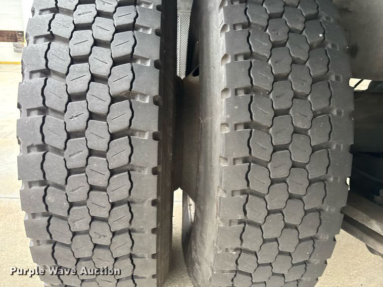 image for item EC1081 2013 Freightliner Business Class M2 box truck