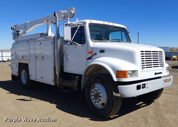 image for item EC1215 1996 International 4700 utility / service truck