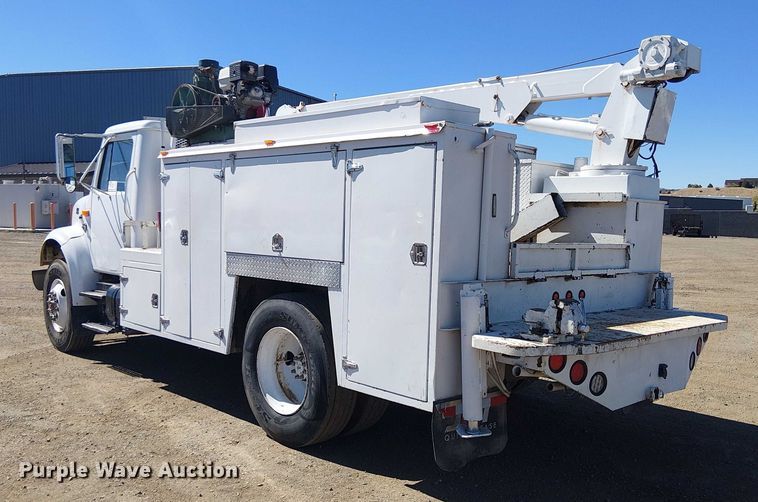 image for item EC1215 1996 International 4700 utility / service truck