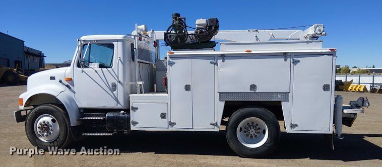 image for item EC1215 1996 International 4700 utility / service truck