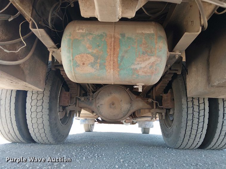 image for item EC1215 1996 International 4700 utility / service truck