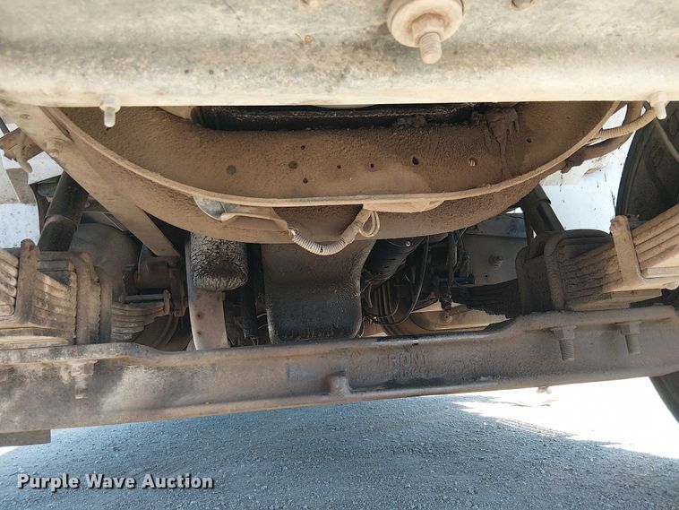 image for item EC1215 1996 International 4700 utility / service truck