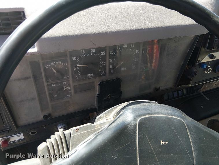 image for item EC1215 1996 International 4700 utility / service truck