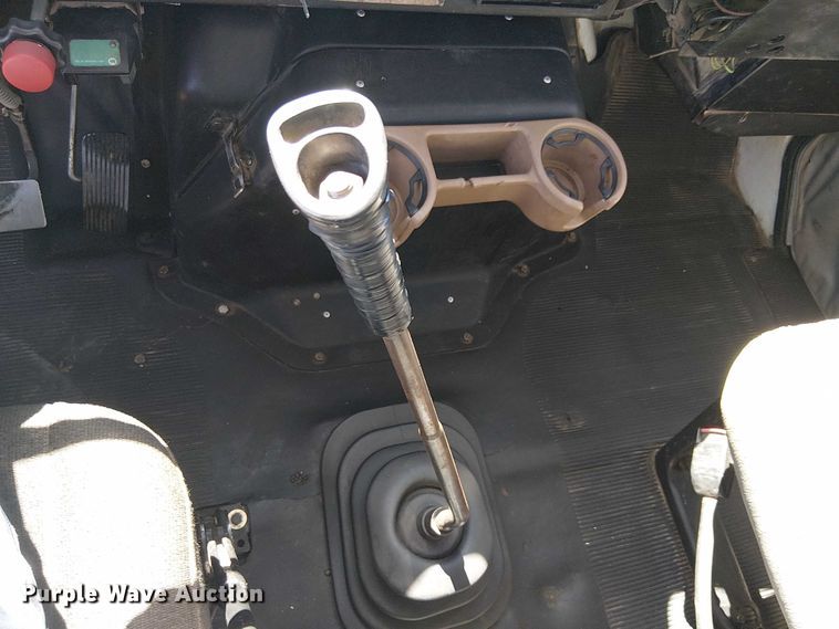 image for item EC1215 1996 International 4700 utility / service truck