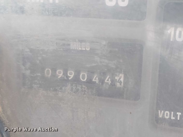 image for item EC1215 1996 International 4700 utility / service truck