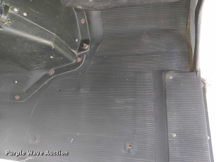 image for item EC1215 1996 International 4700 utility / service truck