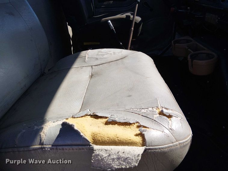 image for item EC1215 1996 International 4700 utility / service truck