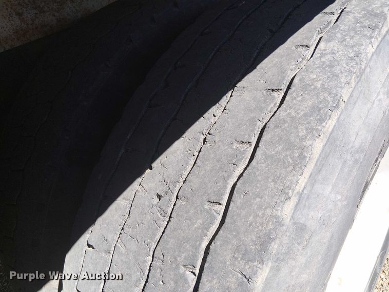 image for item EC1215 1996 International 4700 utility / service truck