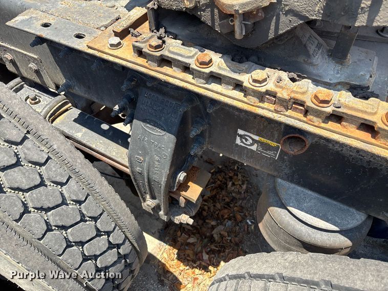 image for item EC3598 2009 Peterbilt 389 semi truck