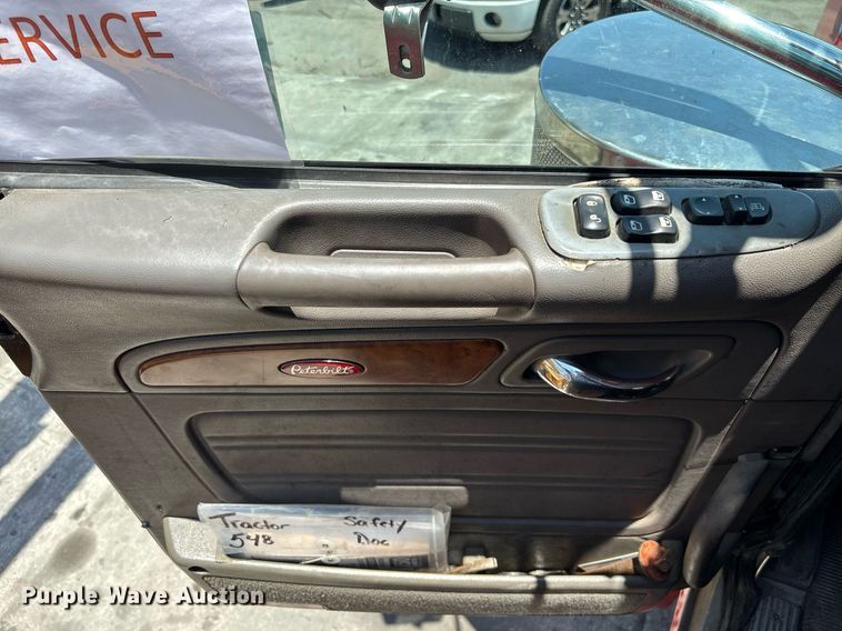 image for item EC3598 2009 Peterbilt 389 semi truck