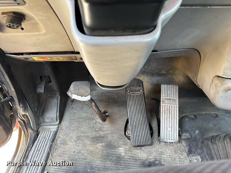 image for item EC3598 2009 Peterbilt 389 semi truck