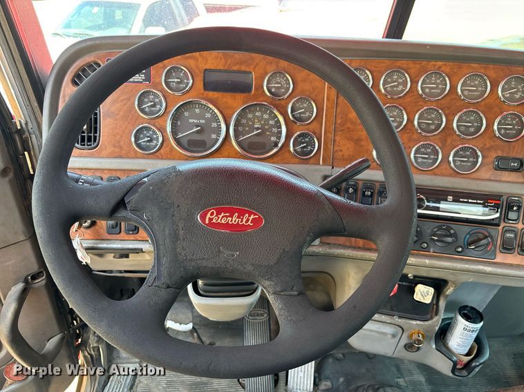 image for item EC3598 2009 Peterbilt 389 semi truck