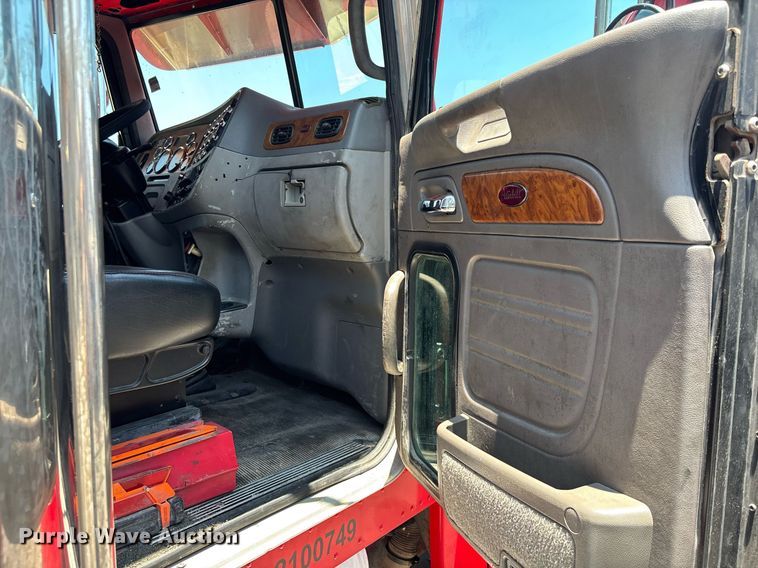 image for item EC3598 2009 Peterbilt 389 semi truck