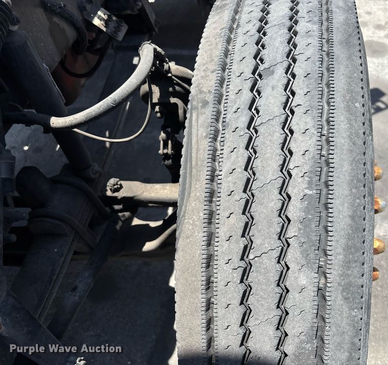 image for item EC3598 2009 Peterbilt 389 semi truck