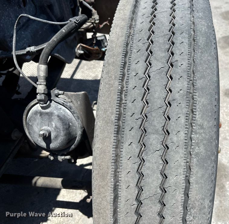 image for item EC3598 2009 Peterbilt 389 semi truck