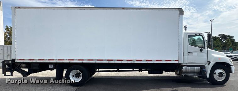 image for item EC4392 2017 Hino 268 box truck