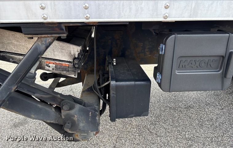 image for item EC4392 2017 Hino 268 box truck