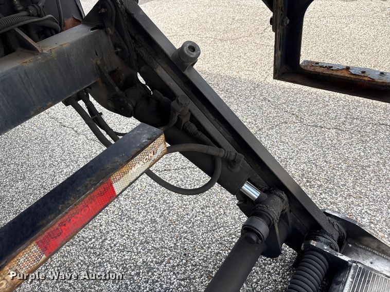 image for item EC4392 2017 Hino 268 box truck