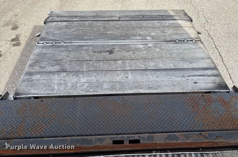 image for item EC4392 2017 Hino 268 box truck