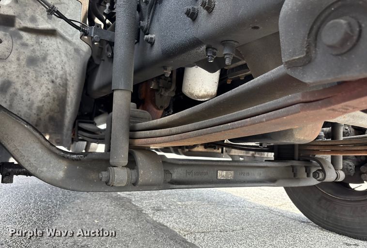 image for item EC4392 2017 Hino 268 box truck