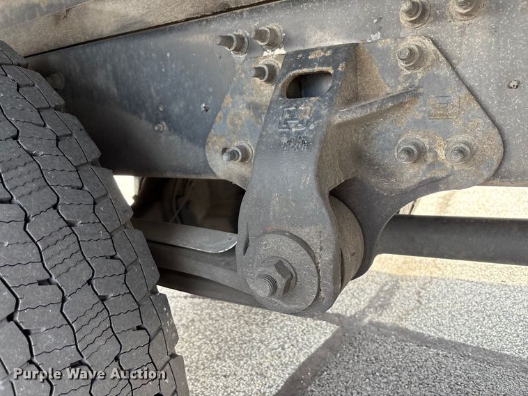 image for item EC4392 2017 Hino 268 box truck