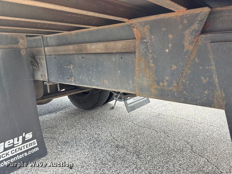 image for item EC4392 2017 Hino 268 box truck