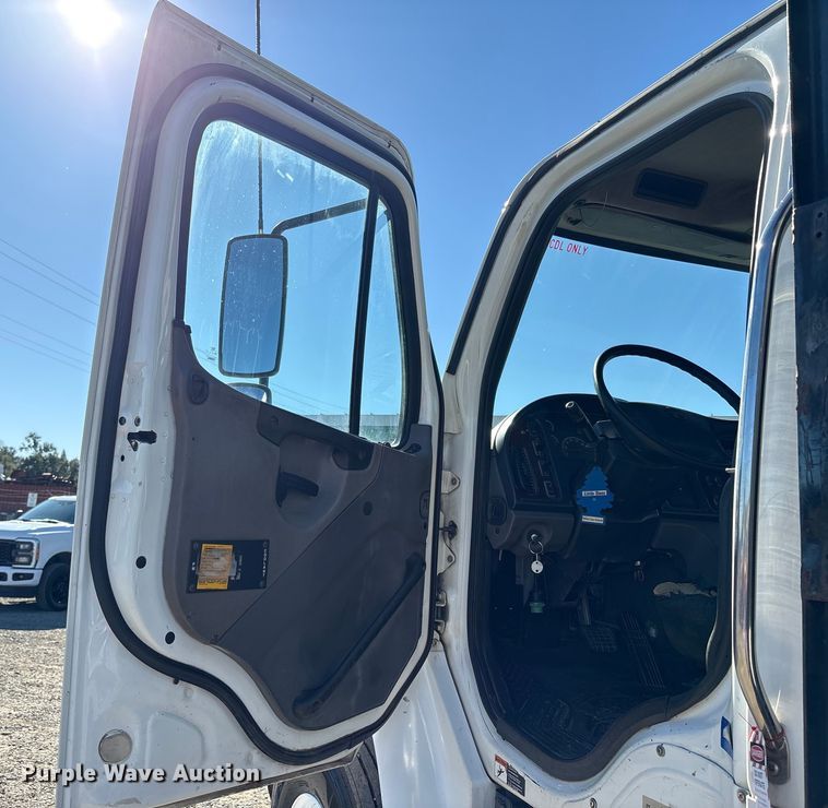 image for item EC8075 2012 Freightliner M2 Class flatbed truck