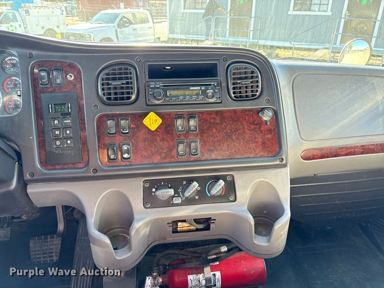 image for item EC8075 2012 Freightliner M2 Class flatbed truck