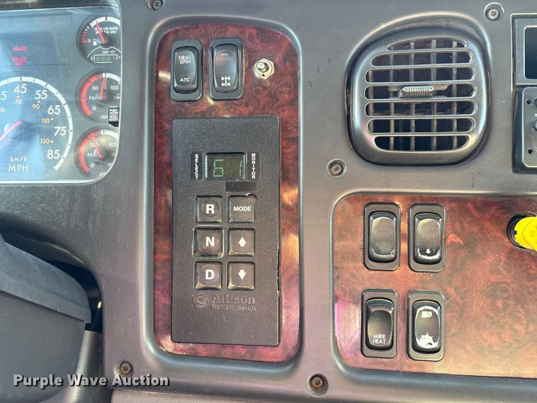 image for item EC8075 2012 Freightliner M2 Class flatbed truck