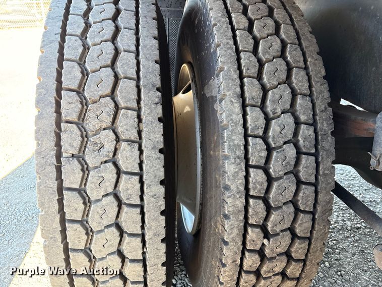 image for item EC8075 2012 Freightliner M2 Class flatbed truck