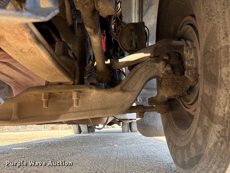 image for item EC8079 2010 Peterbuilt 389 semi truck