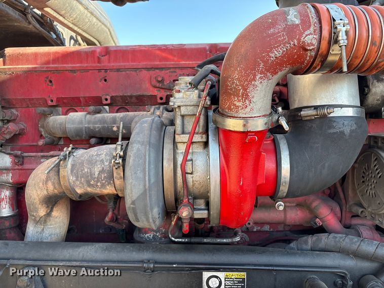 image for item EC8079 2010 Peterbuilt 389 semi truck