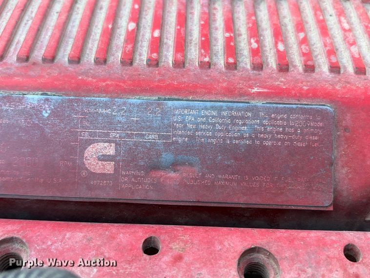 image for item EC8079 2010 Peterbuilt 389 semi truck