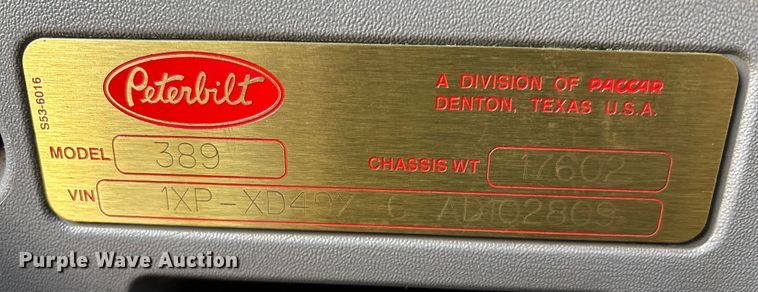 image for item EC8079 2010 Peterbuilt 389 semi truck