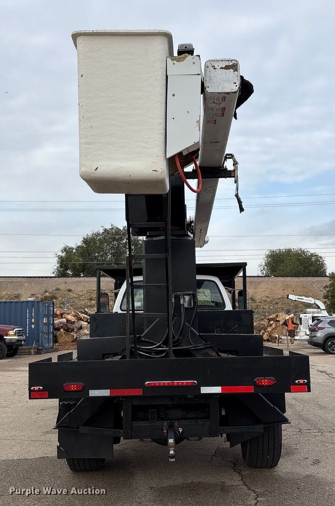 image for item EC8089 2000 Ford F750 Super Duty Ext. Cab forestry bucket truck