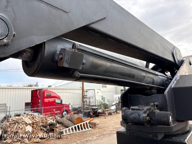 image for item EC8089 2000 Ford F750 Super Duty Ext. Cab forestry bucket truck