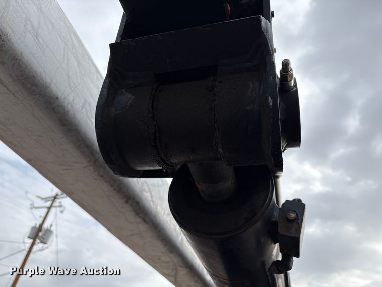 image for item EC8089 2000 Ford F750 Super Duty Ext. Cab forestry bucket truck